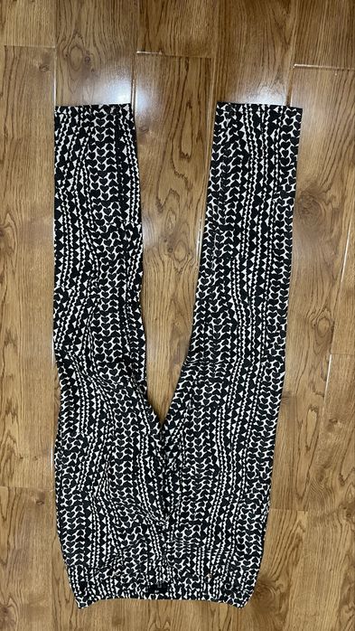 Джинсы бренда H&M