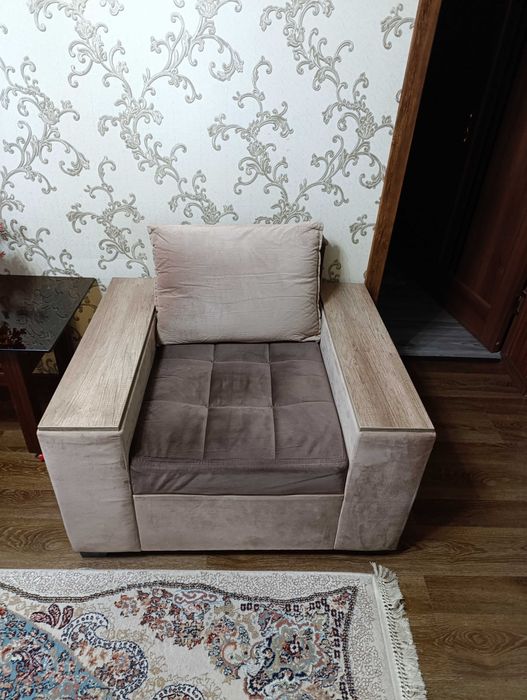 Продается диван и кресло