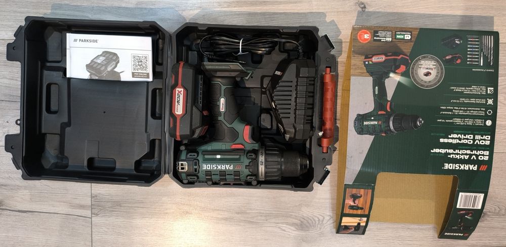 SET UNELTE 2 Masini de gaurit / infiletat + 1 Polizor unghiular