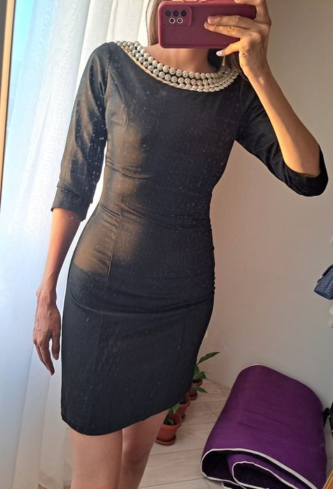 Продам платья новые