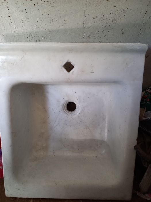 Раковина чугунная