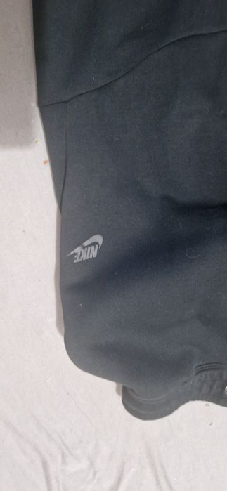 Pantaloni nike tech , purtati foarte putin 5-7 zile