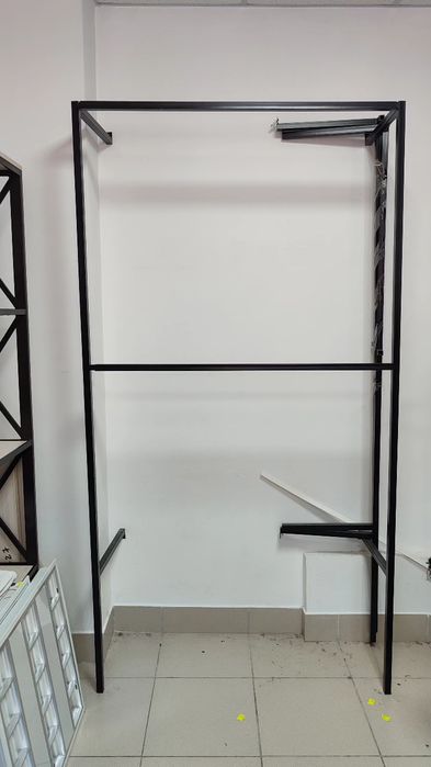 Вешалки для одежды настенные