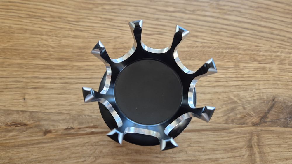 Buson rezervor aluminiu CNC motocicletă – negru