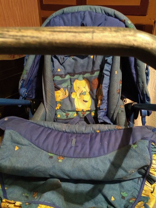 Количка за бебе.