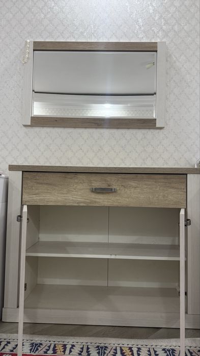 Продам комод и зеркало