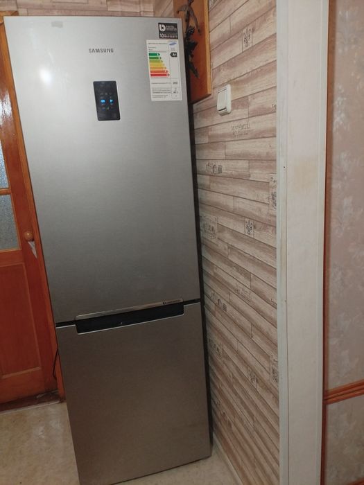 Холодильник «SAMSUNG Rb-33 J3200SA»