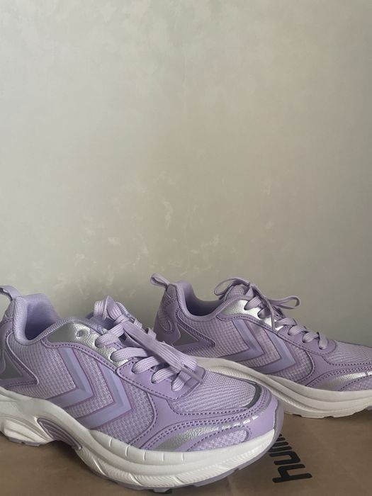 Новые кроссовки Hummel