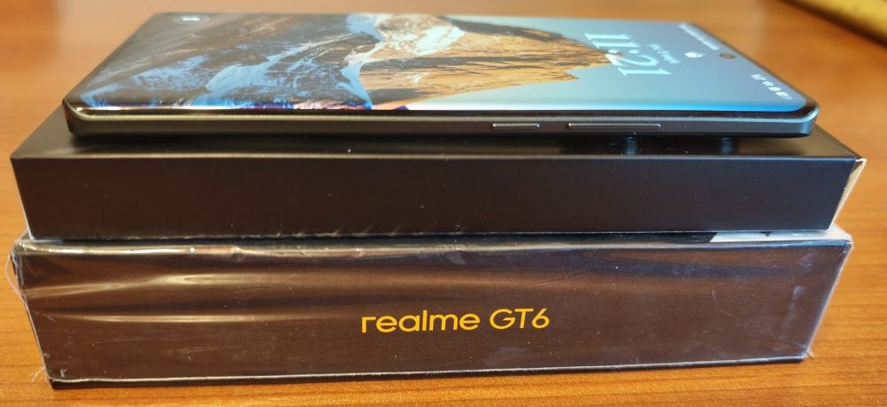 Telefon REALME GT6 ca NOU, Snapdragon 8 Gen3, 20Gb RAM*512Gb  stocare, foto premium, original la cutie, factura și bon achiziție eMag, baterie 5500mAh
