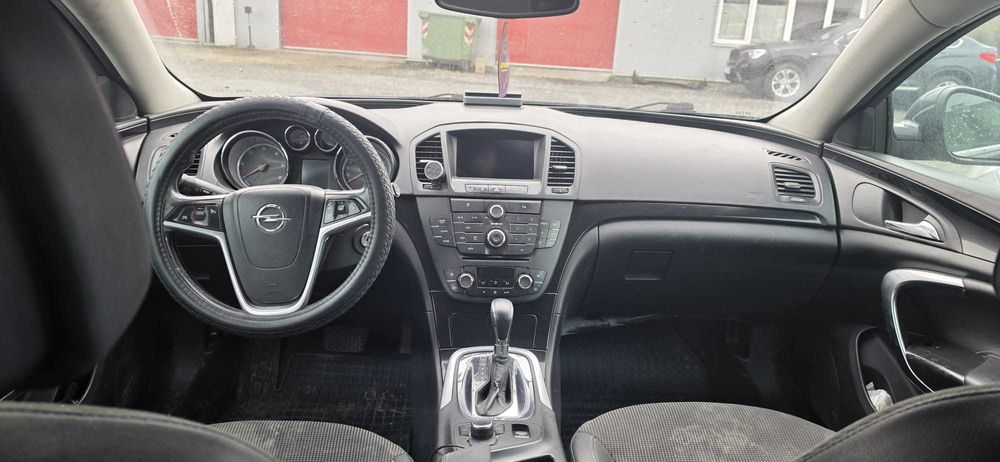 OPEL Insignia 2011