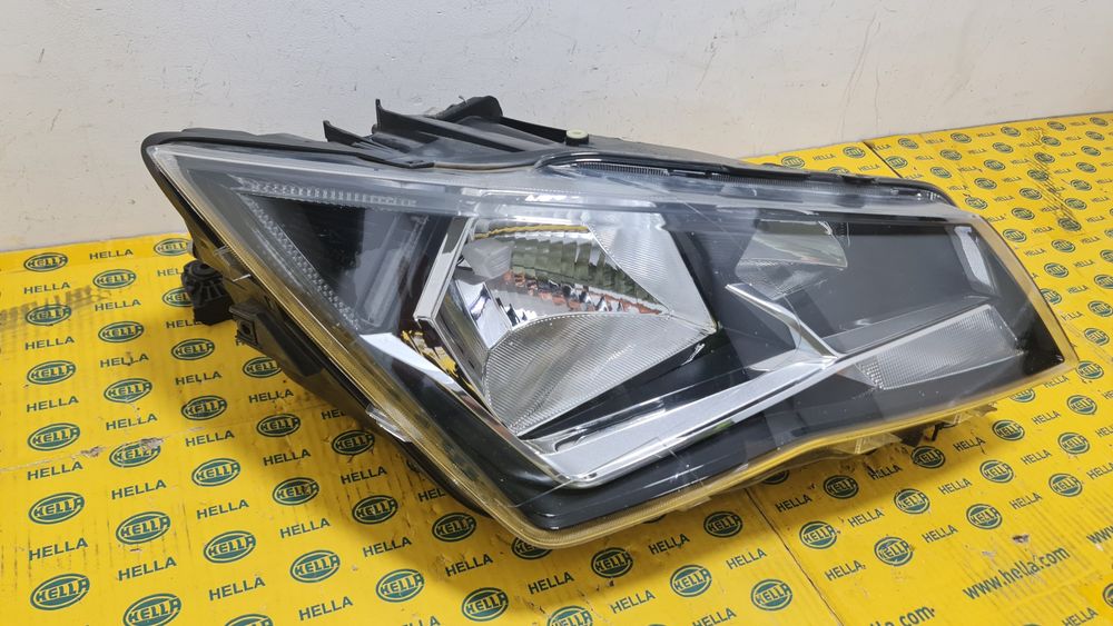 Far dreapta halogen led drl Seat Ateca 576941006a