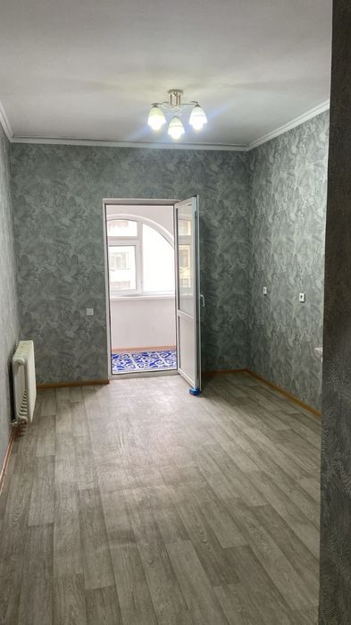 3ком кв состоит из 2 квар( 1ком 42 м и студ 33 м)