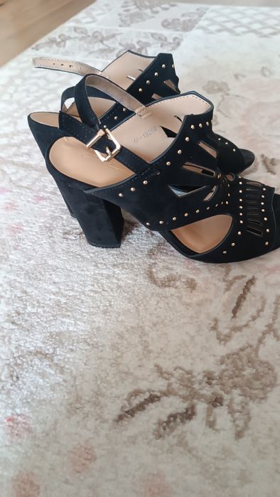 Дамски сандали .