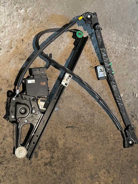 на Форд Галакси  зеркала, стеклоподьемники  в наличии