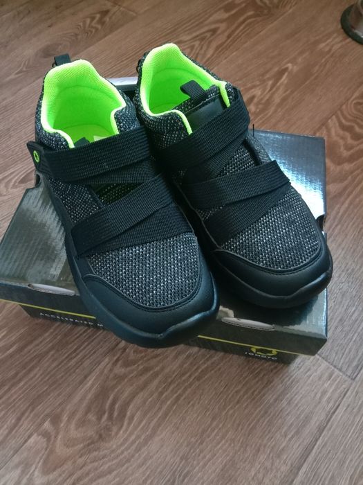 Новые кроссовки 35 размер