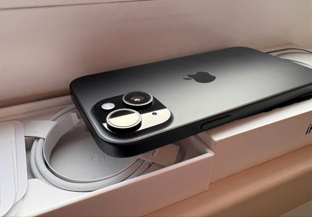 iPhone 15 ca NOU cu 100% Bateria