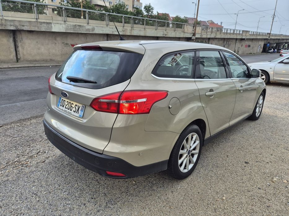 FORD Focus 2015 — imagine 5