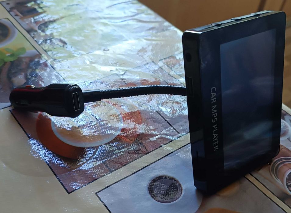 Мп5плеер для автомобиля в прикуриватель.