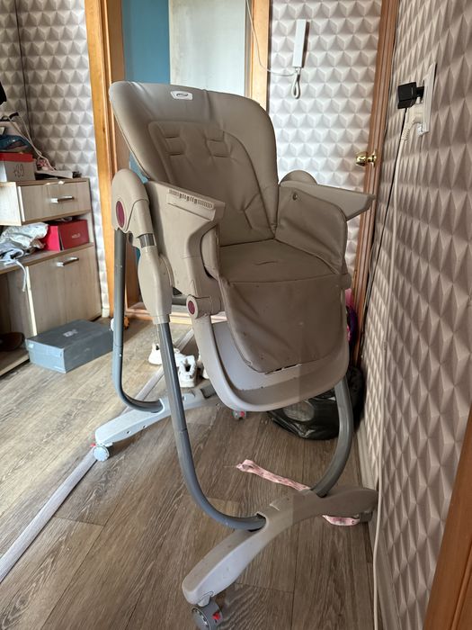 Продам детский стульчик со столиком