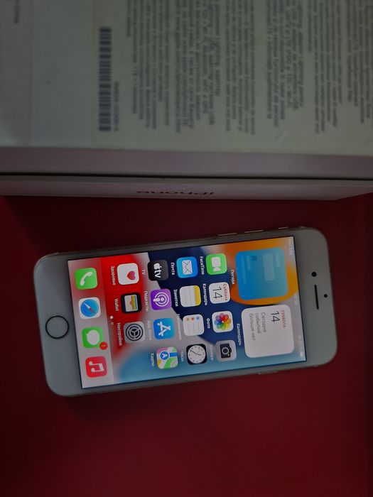 iPhone 7 с документами