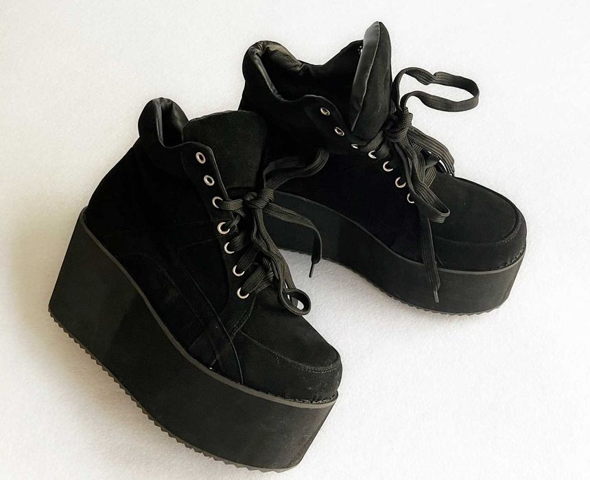 Новые ботинки на платформе 38 р ботильоны кроссовки