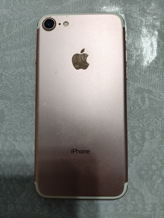 Продаю iphone(айфон) 7