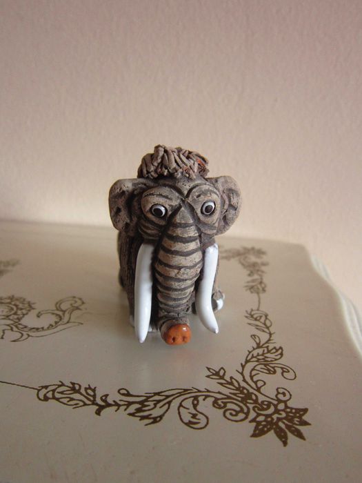 cadou rar Peru 1980 Mamut handmade  figurina mica