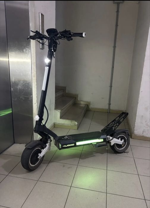 Продам kugoo F3 pro maks SST
