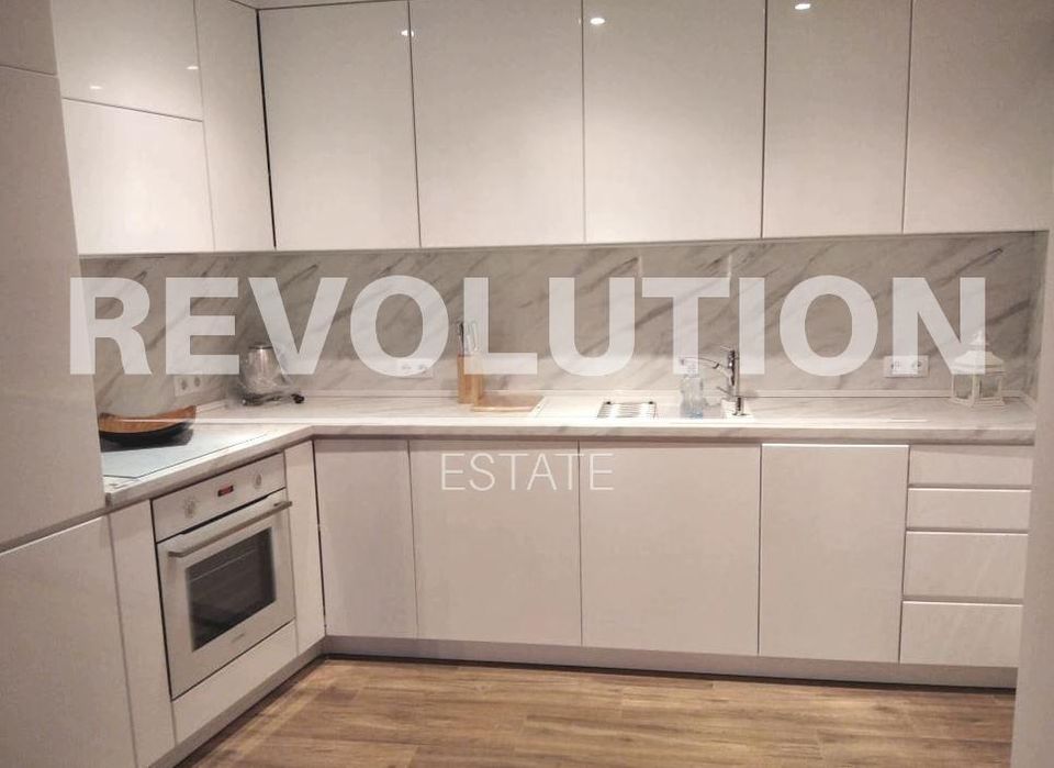 Дава се под наем Мезонет в Варна, Гръцка махала - 100 кв.м за 1495.83 € - Снимка #2