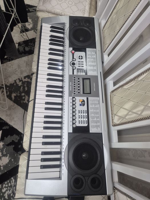 Продам Синтезатор