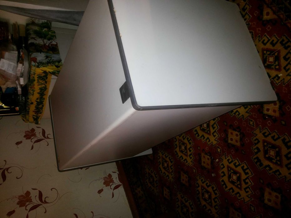 Продам  стол небольшой