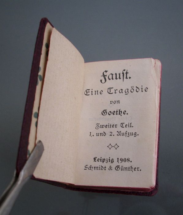 Комплект миниатюрни книги Liliput-Bibliothek