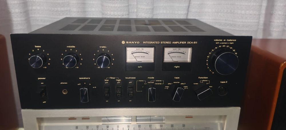 Amplituner vintage sanyo dca 611