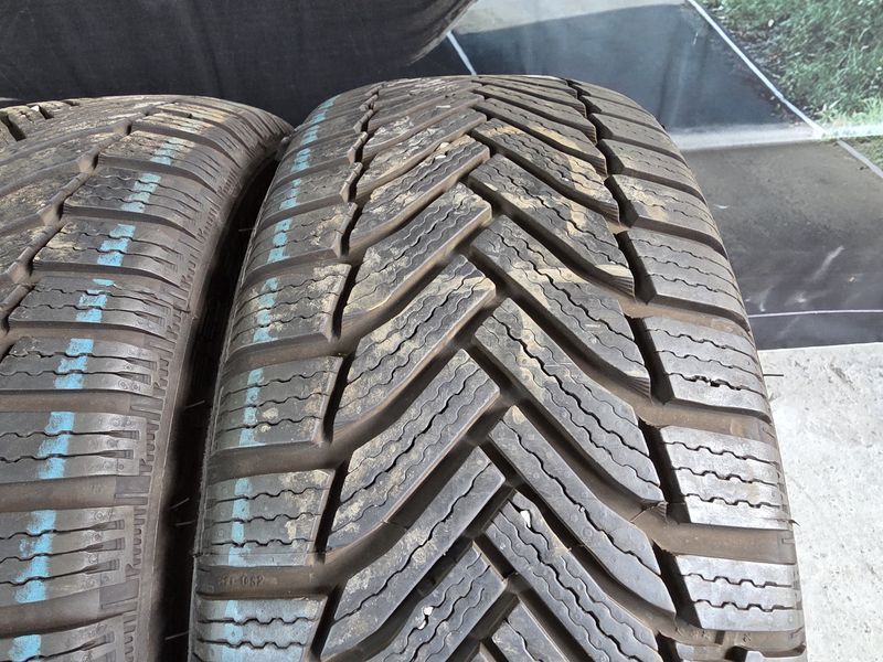 225/45/17 MICHELIN 4бр