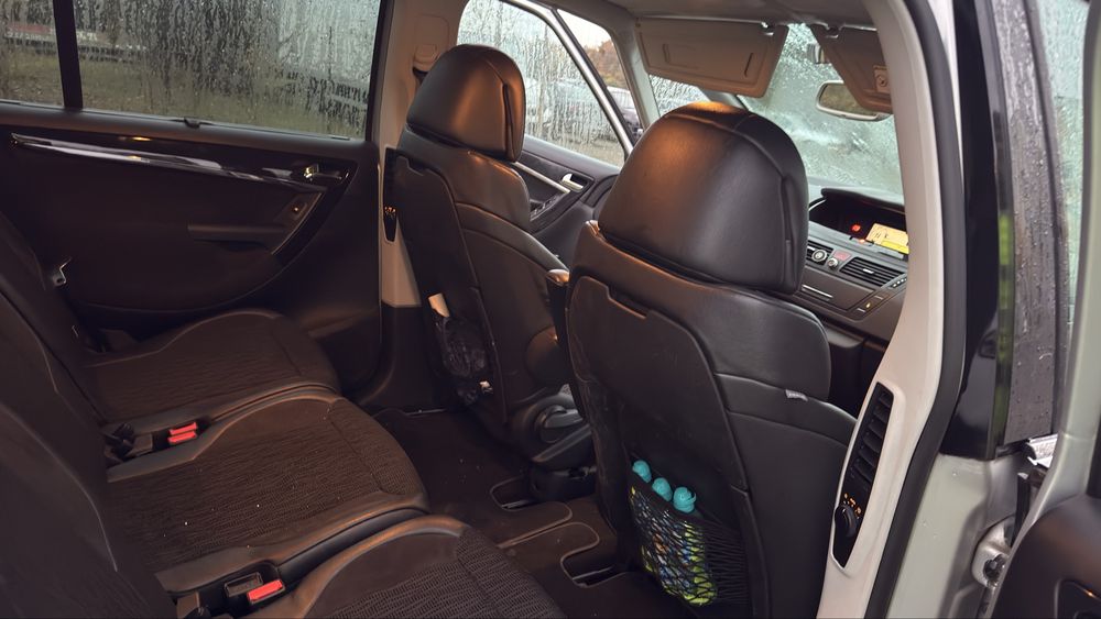 Vand citroen c4 grand picasso 7 locuri 1.6hdi automata!Varianta Exclusive ! Deci top!