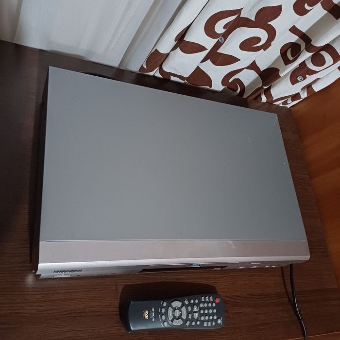 Cd,dvd player hitachi