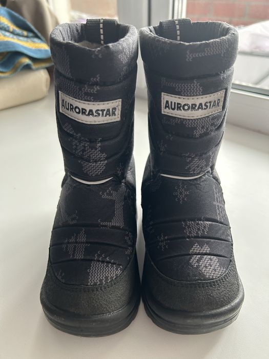Продам делскую зимнею обувь aurorastar