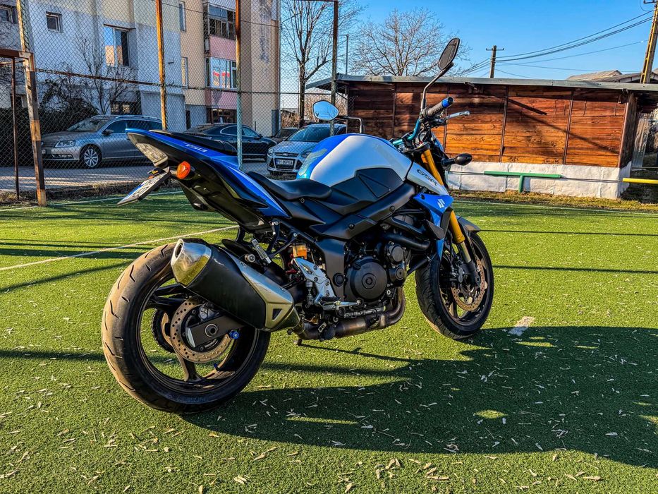 Suzuki GSR 750 - 2014