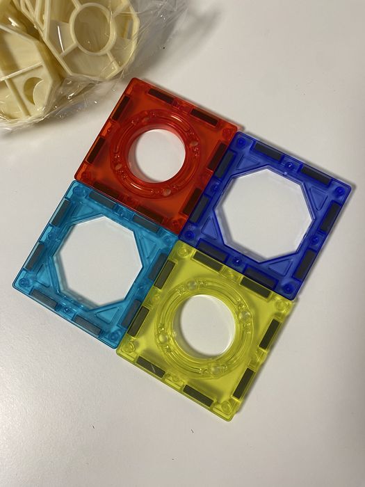 Магнитен конструктор 96 части Iso Trade - Писта с топки