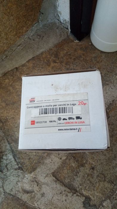 Вентили за гуми и тежести