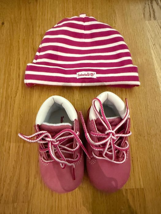 Обувки 16 + шапка Timerland
