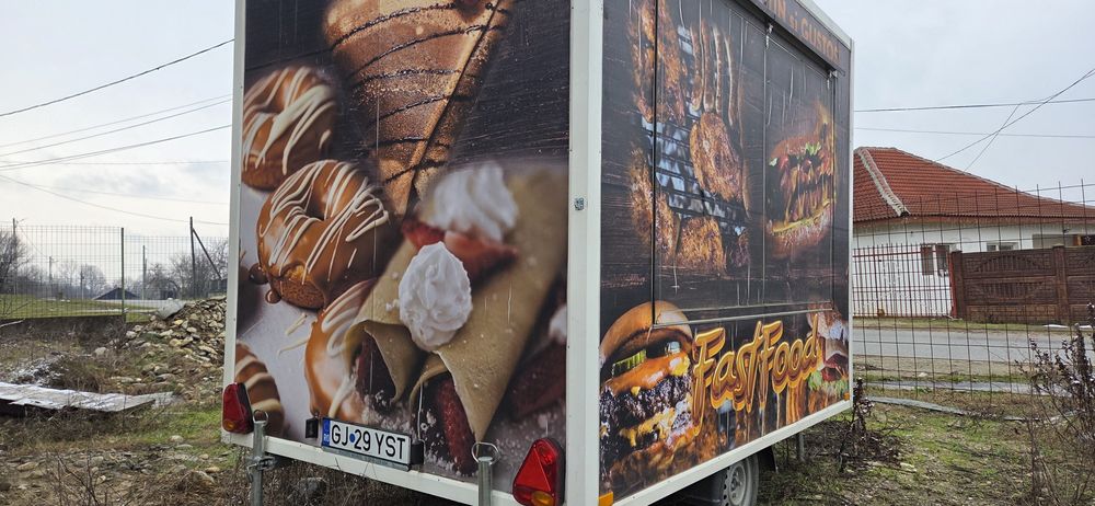 Vând rulotă fast food