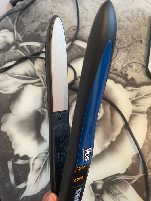 Преса за коса за исправяне и накъдраване