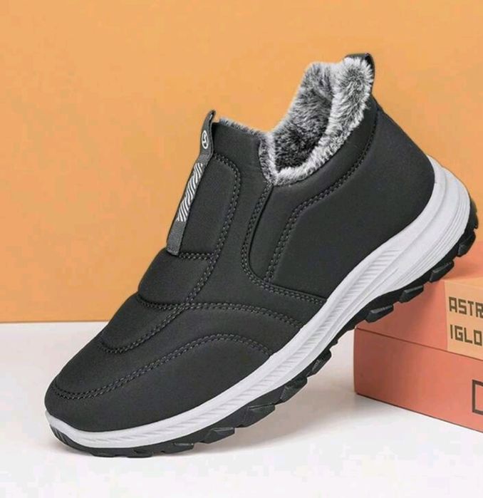 Ghete adidas imblanite noi marimea 44 nefolosite