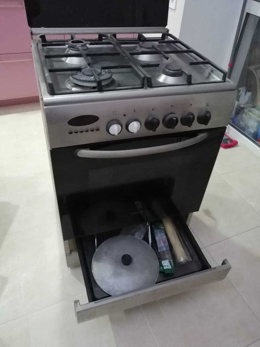 Продам газовую плиту Bosch