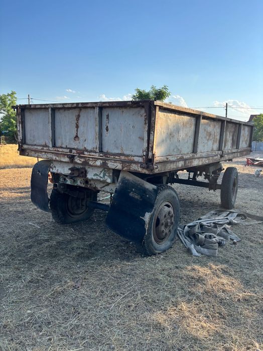 Pachet utilaje agricole tractor U650, 2 pluguri, disc, remorca, greblatoare, cositoare, met si mig