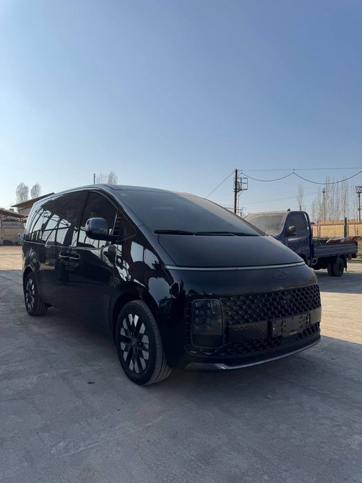 Hyundai staria 2025