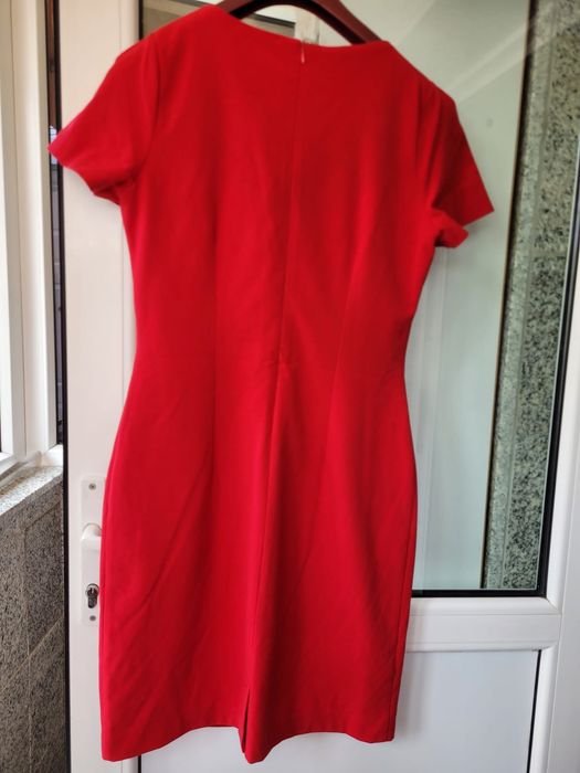 Rochie rosie cu margelute
