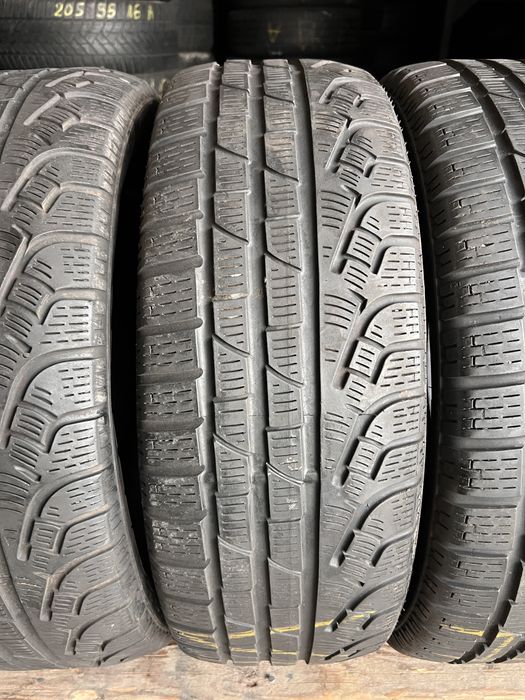 4 anvelope iarna 205/60/16 , Pirelli