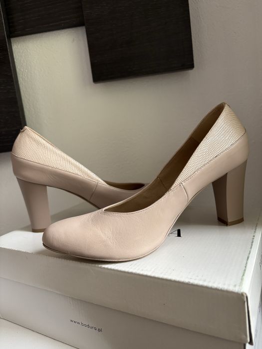 Pantofi eleganti din piele, culoare nud